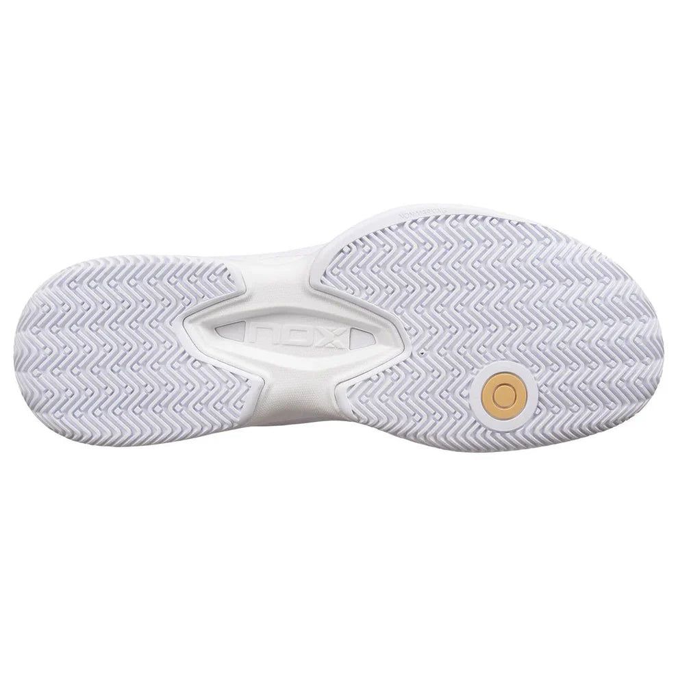 TENIS NOX AT10 PRO NEGRO/DORADO