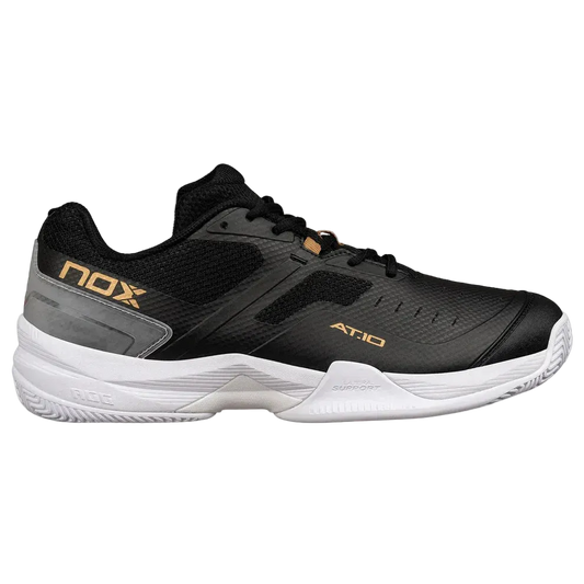 TENIS NOX AT10 PRO NEGRO/DORADO