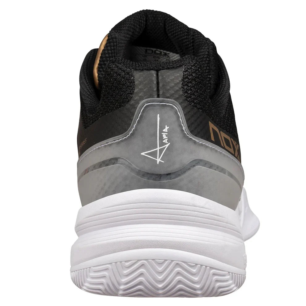 TENIS NOX AT10 PRO NEGRO/DORADO
